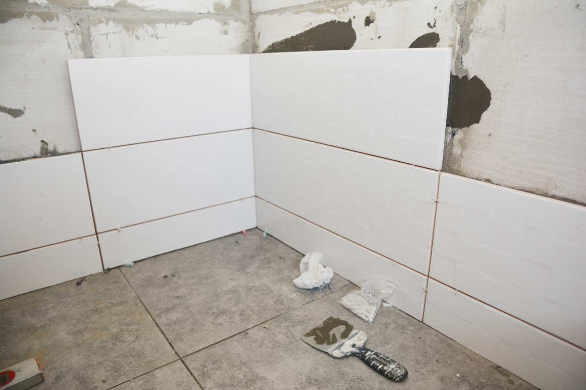 Bathroom tiling and finishing work